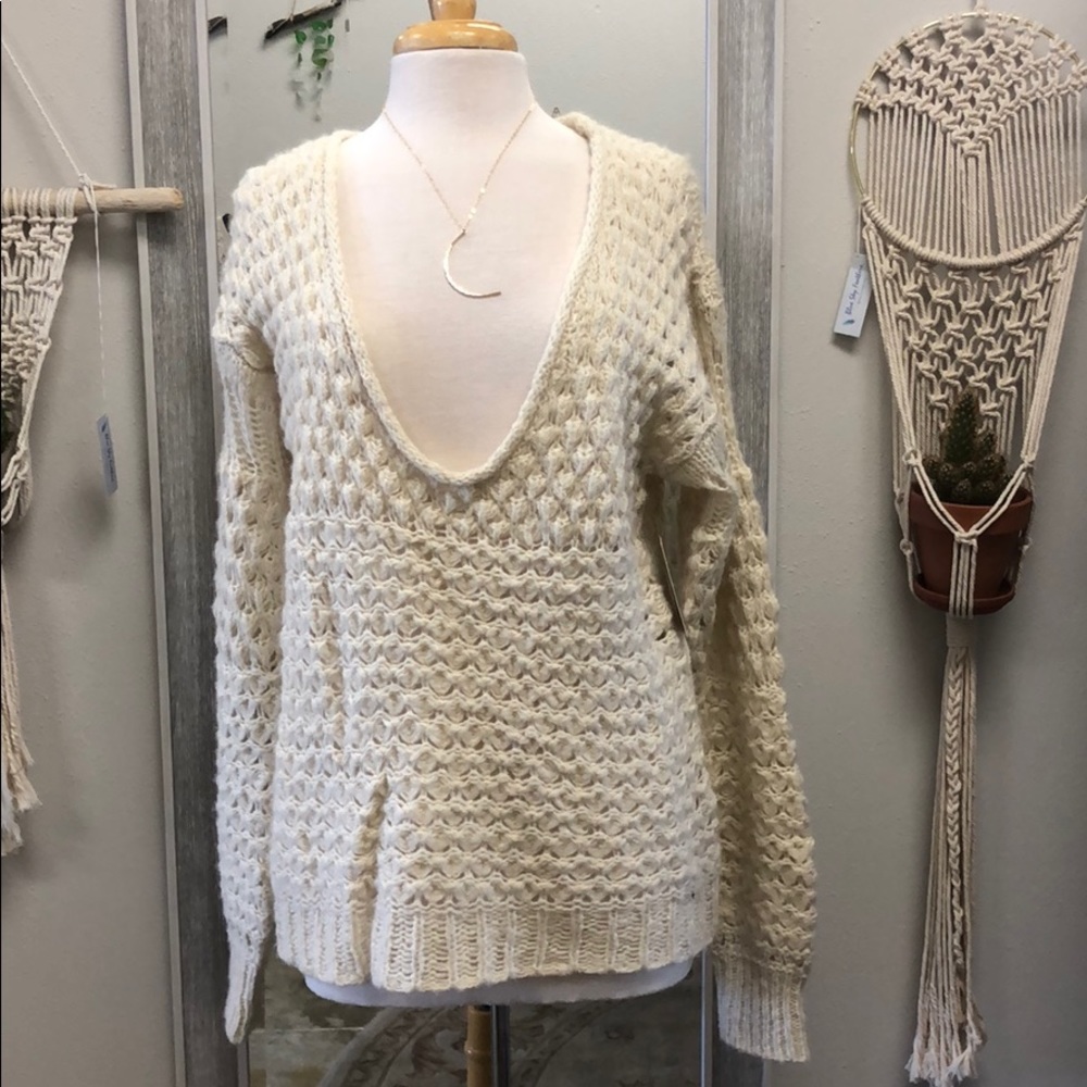 Oversized knit pullover